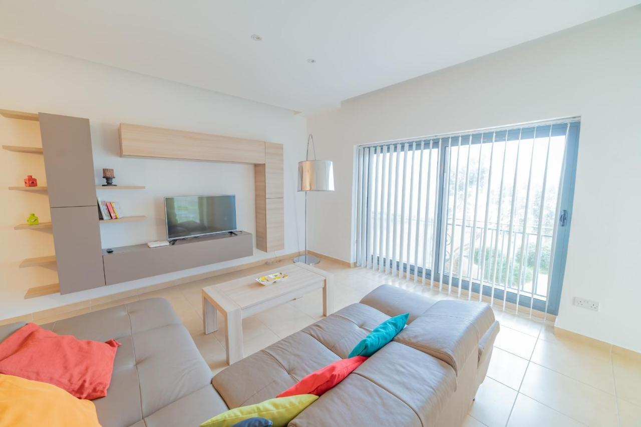 Luxury Seaview & Pool-hosted By Sweetstay Apartment