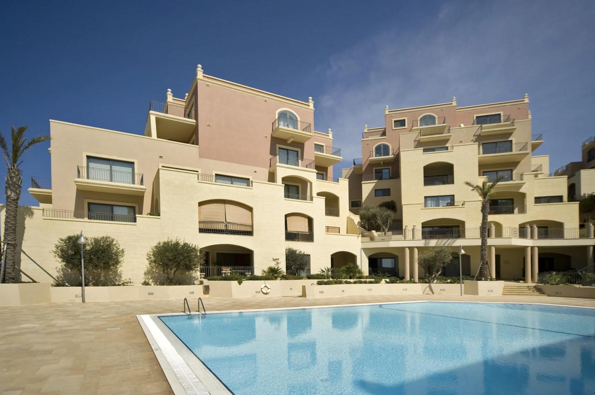 Luxury Seaview & Pool-hosted By Sweetstay Appartement *